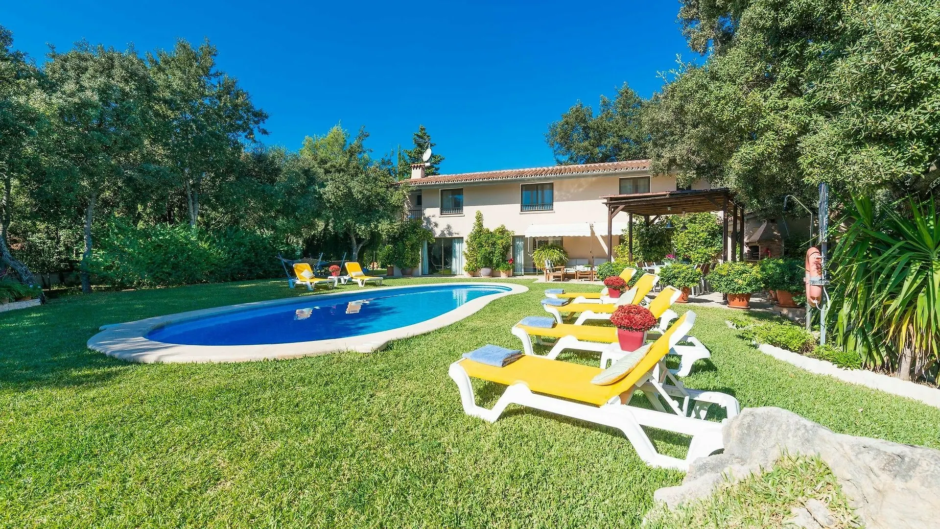 Can Llamas Pollenca Villa